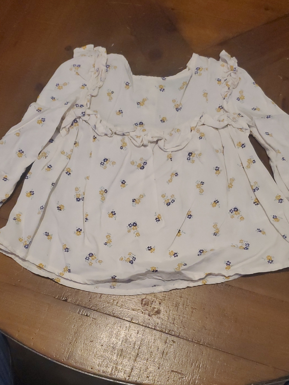 dip White Floral Long-Sleeve Ruffle Peplum Top
